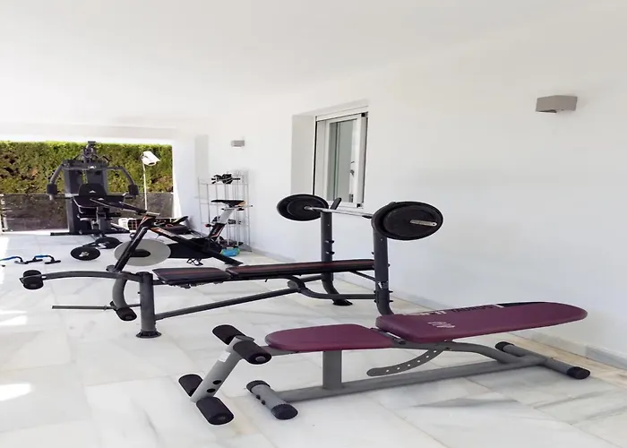 Sekiz Yatak Odalı Villa